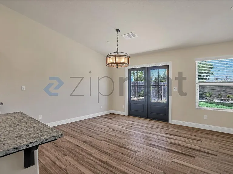 433 S Crescent Ln — Photo 15
