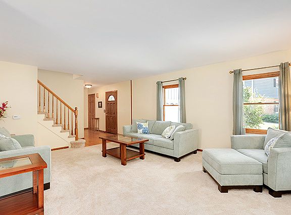 5th image of 627 E Carpenter Dr
