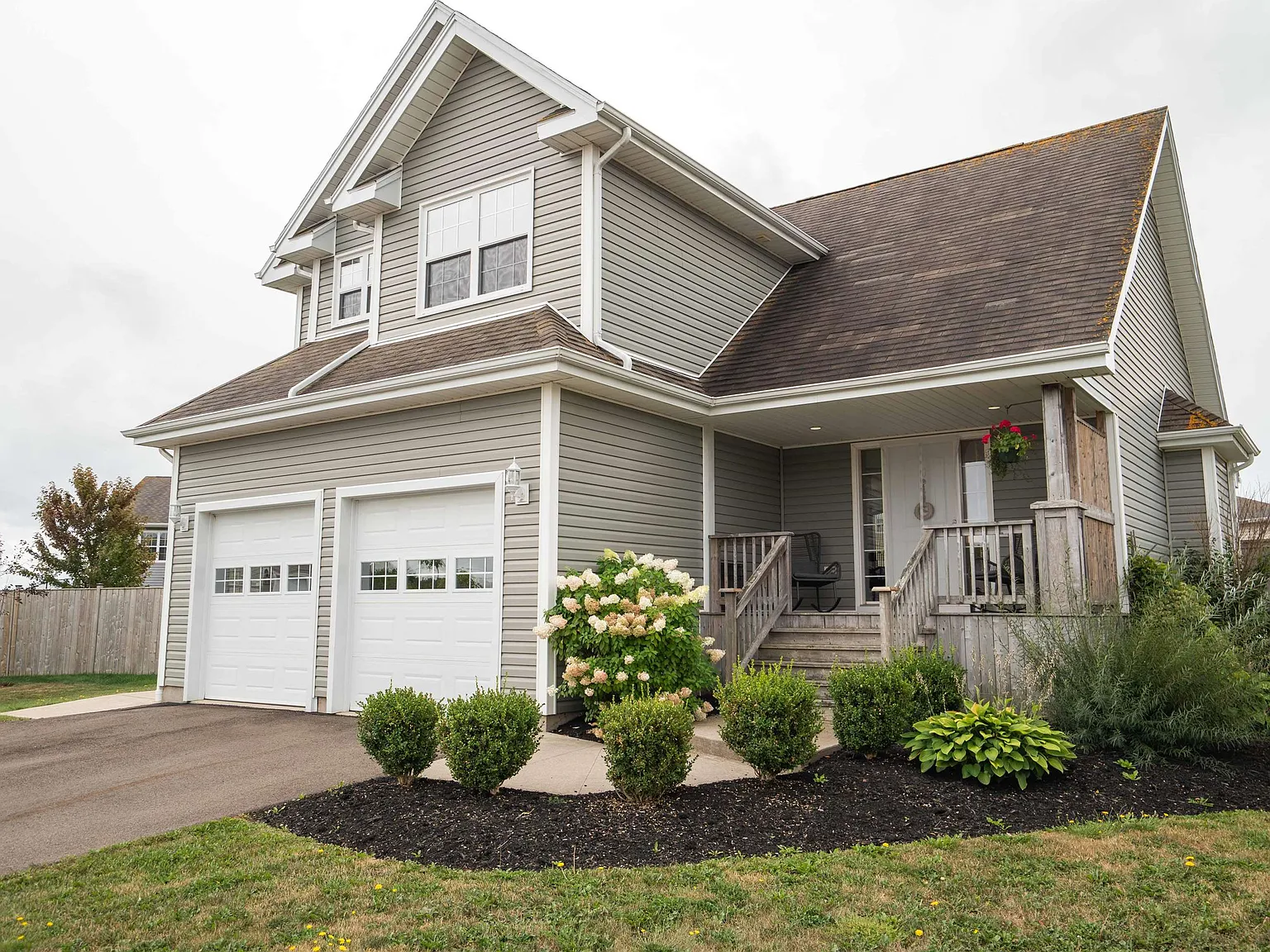 3 bed, 3.5 bath, 1243 sqft, $3,250 — Photo 2