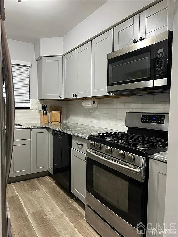 2 bed, 1.5 bath, 1208 sqft, $2,850 — Photo 2