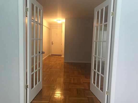 3rd image of 425 E 63rd St APT W1k