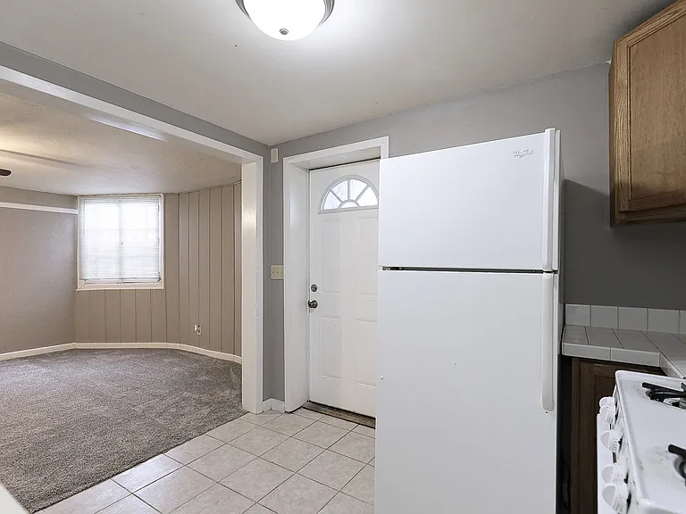 1745 E St #4 — Photo 2