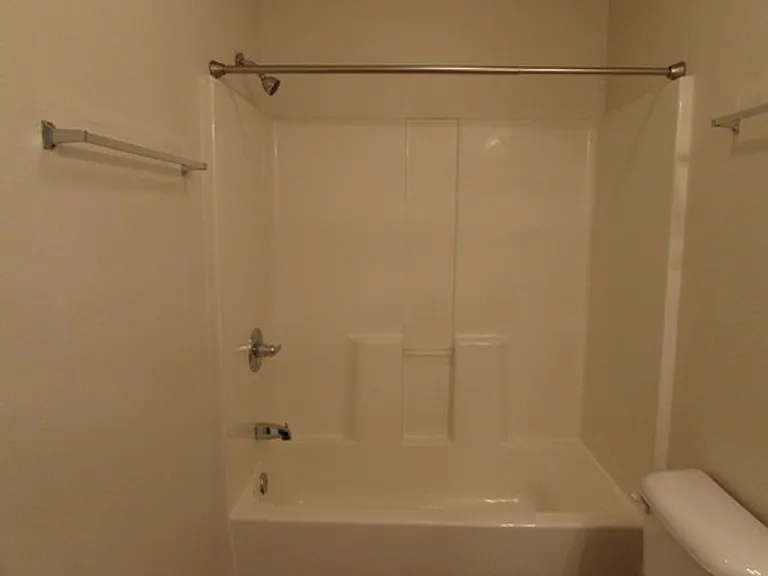 118 Andrews Dr — Photo 26