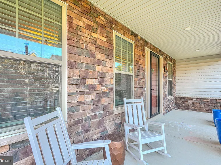 7142 Starmount Way — Photo 8