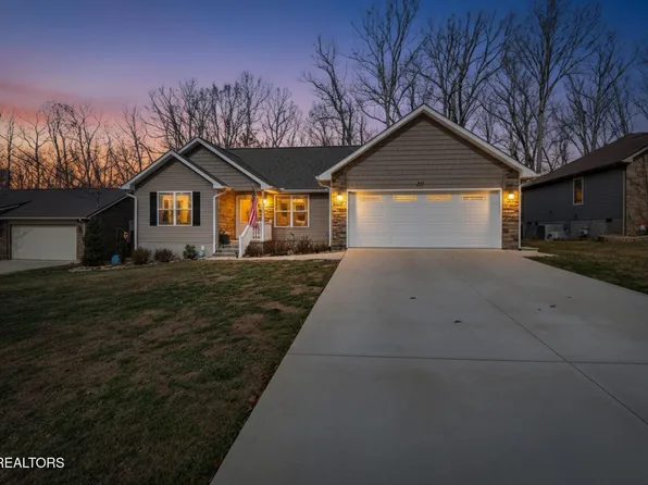311 Lakeview Dr, Crossville, TN 38558