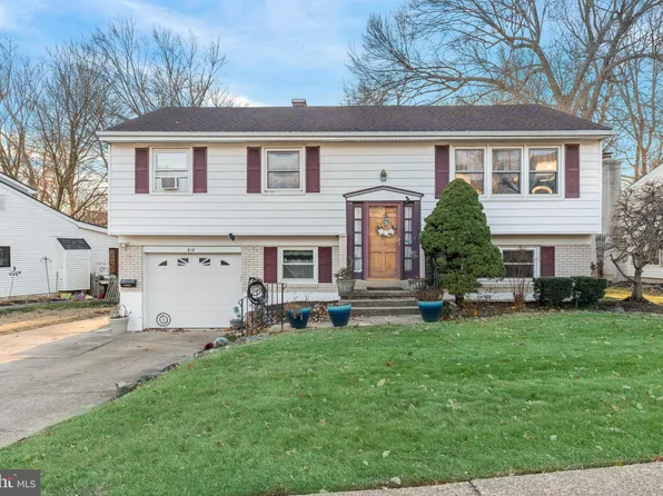 818 Parkside Blvd, Claymont, DE 19703