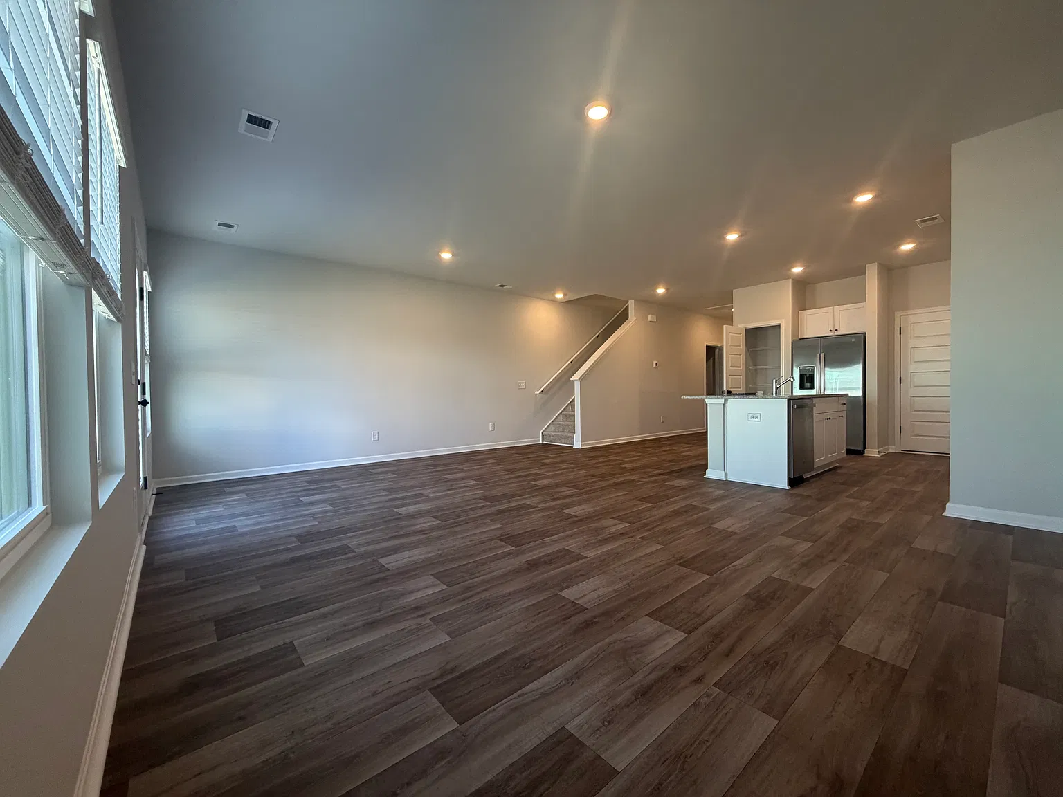 3 bed, 1805 sqft, $2,180 — Photo 4