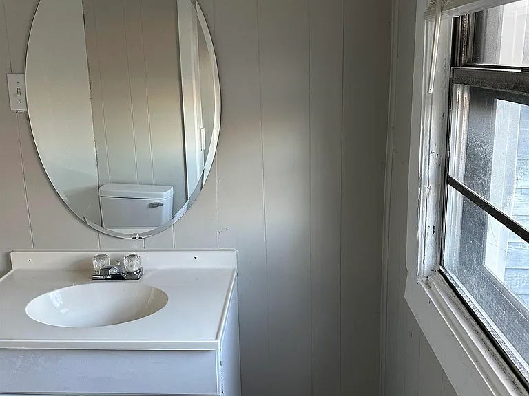107 S Beech St — Photo 13