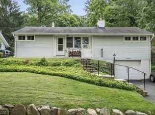 37 Lakeview Rd, Sparta, NJ 07871
