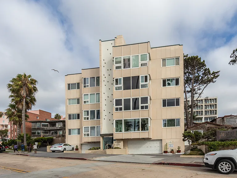 1039 Coast Blvd #E — Photo 12