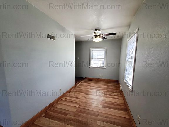 3rd image of 1112-1114 Byron Ave #1112