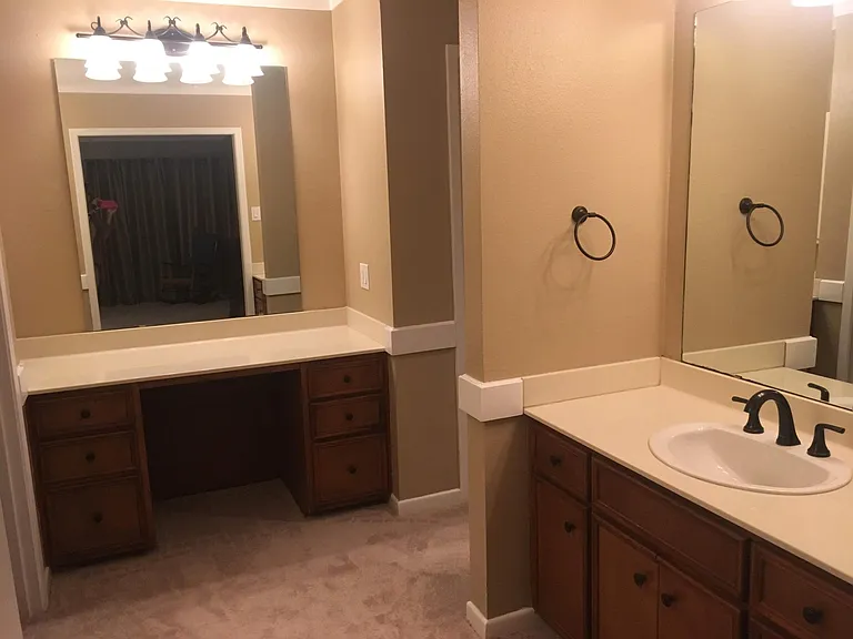 321 Englewood Dr — Photo 6