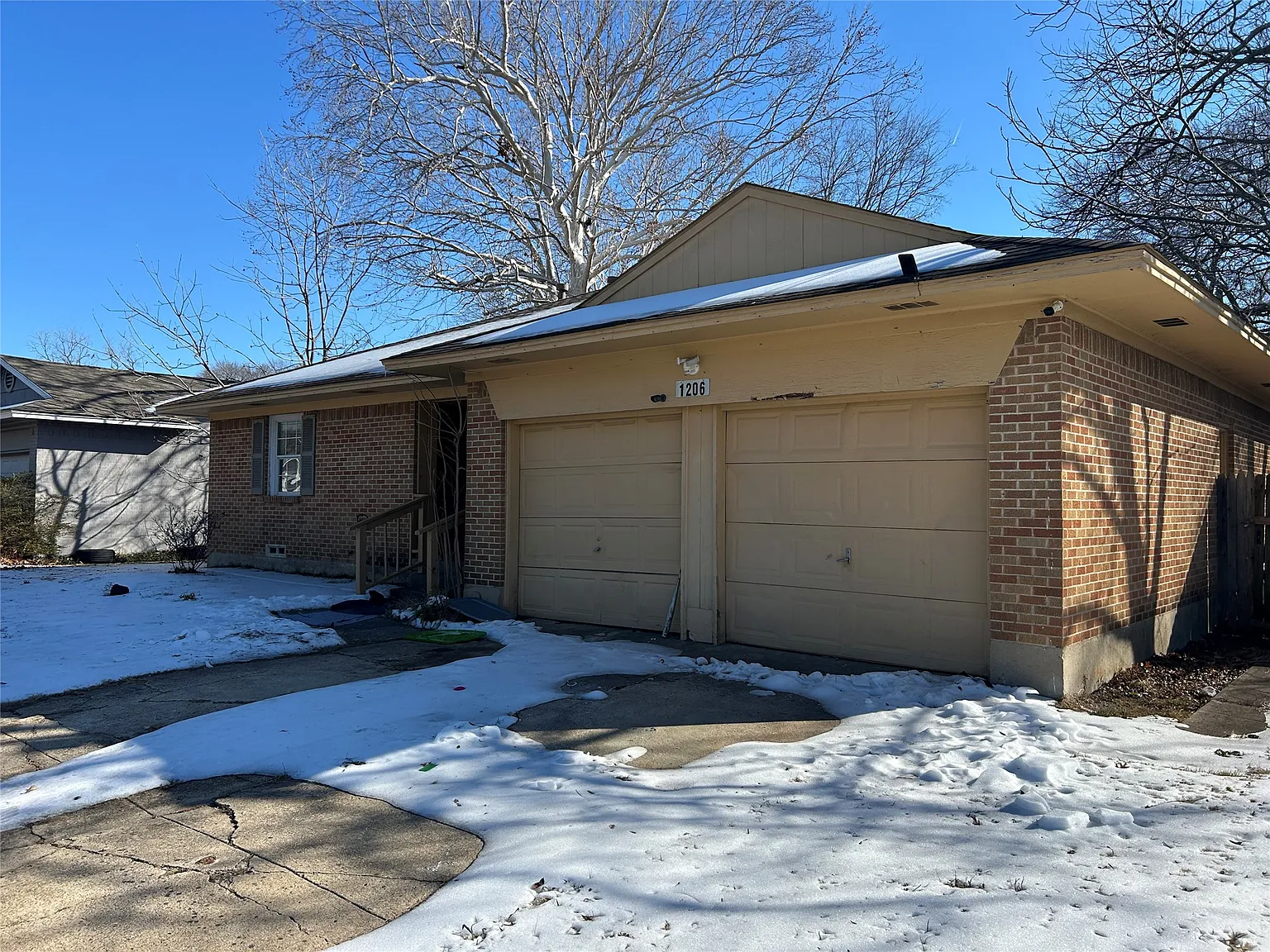 1206 Bandera Ln photo 1