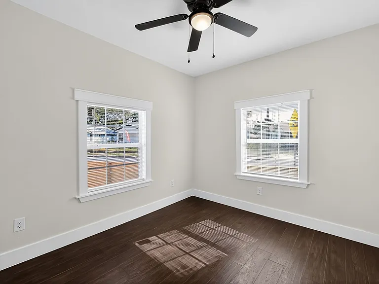 427 Floyd Ave — Photo 19