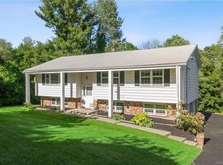 30 Ridgeview Ave, Mahopac, NY 10541