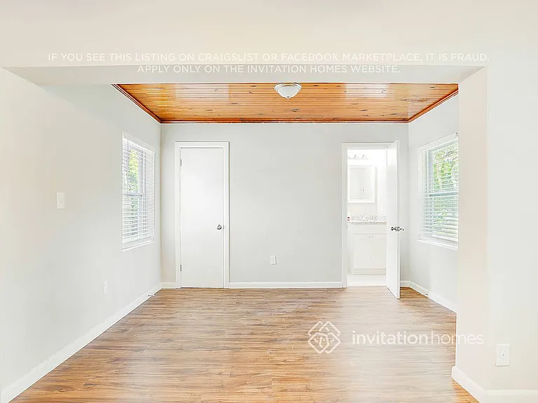 1115 N Powers Dr — Photo 4