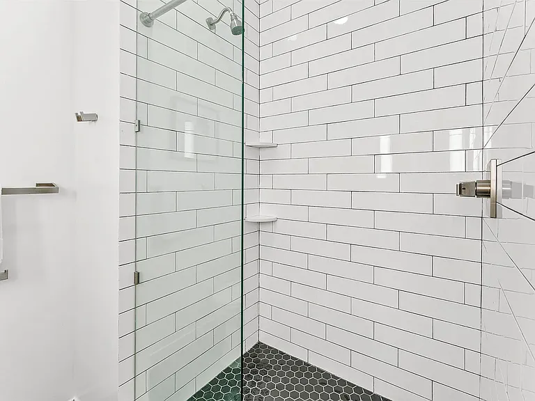 2832 Summit St #1 — Photo 11