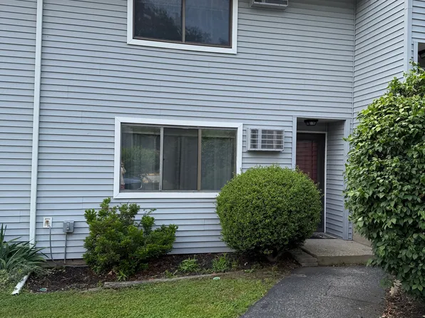 290 Meridian Street APT F, Groton, CT 06340