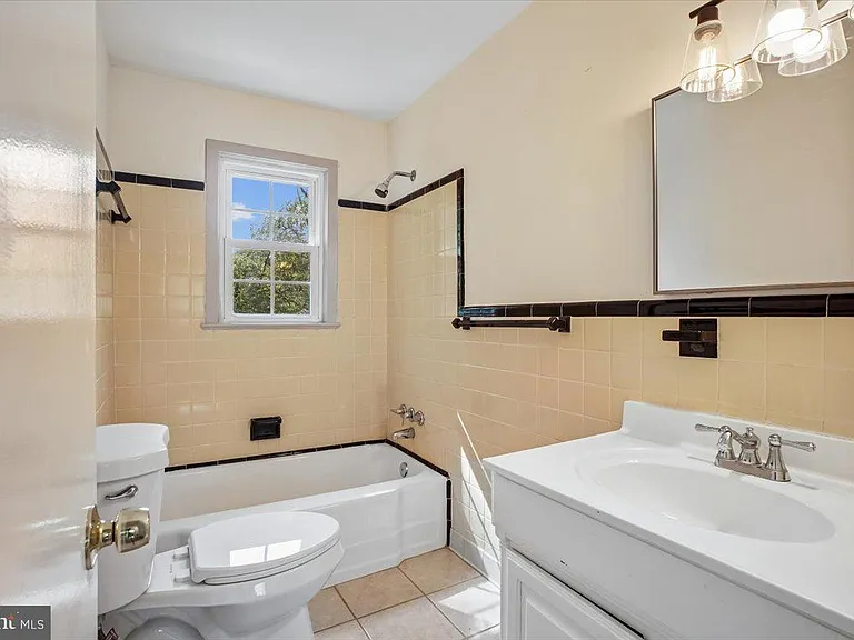 3227 Sherry Ct — Photo 16