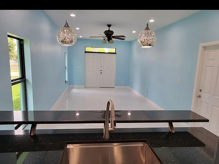 409 Broward Ave — Photo 2