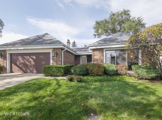 2438 Burgundy Ln, Northbrook, IL 60062