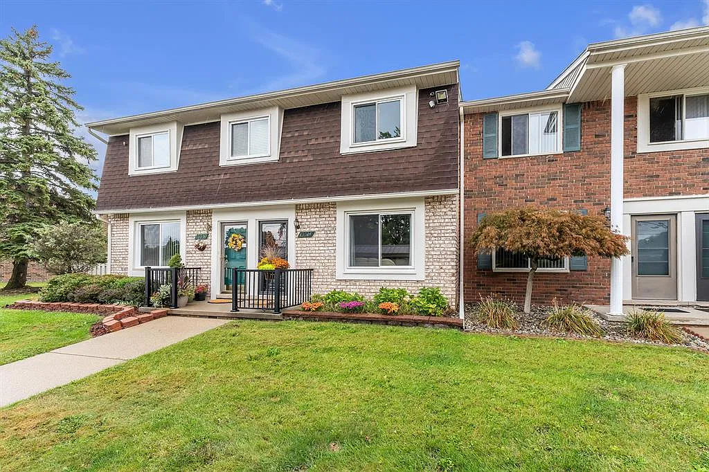 3 bed, 1.5 bath, 1216 sqft, $1,750 — Photo 3