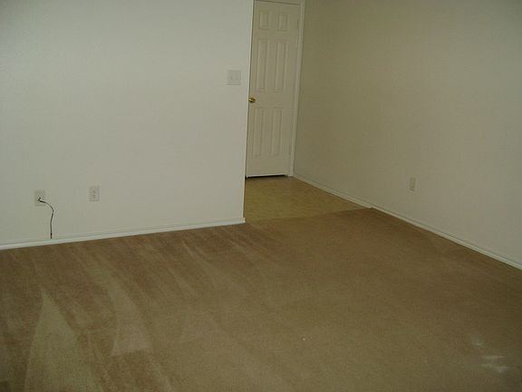2nd image of 3405 Hereford Ln APT B