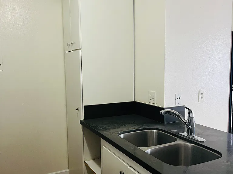 2521 W Sunflower Ave #R1 — Photo 5