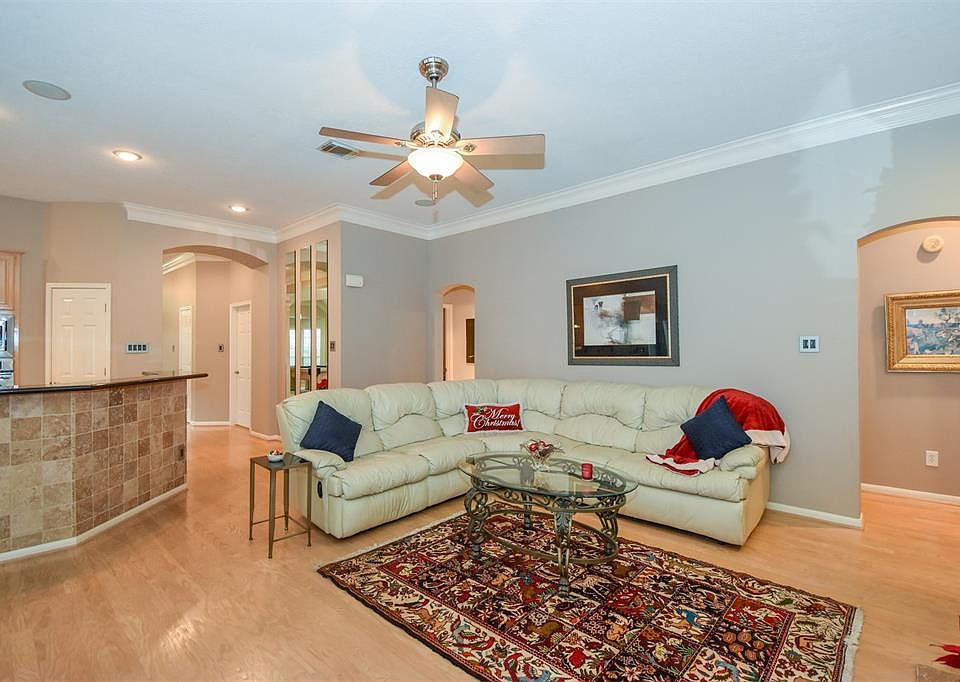 Well maintained one story brick home in the gated community of Village of Afton Woods. This 3 bedroom, 2 bath home has been cared for by the original owner.