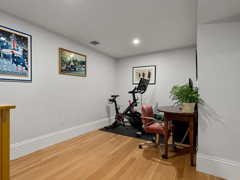 100 Browne St #1 — Photo 24