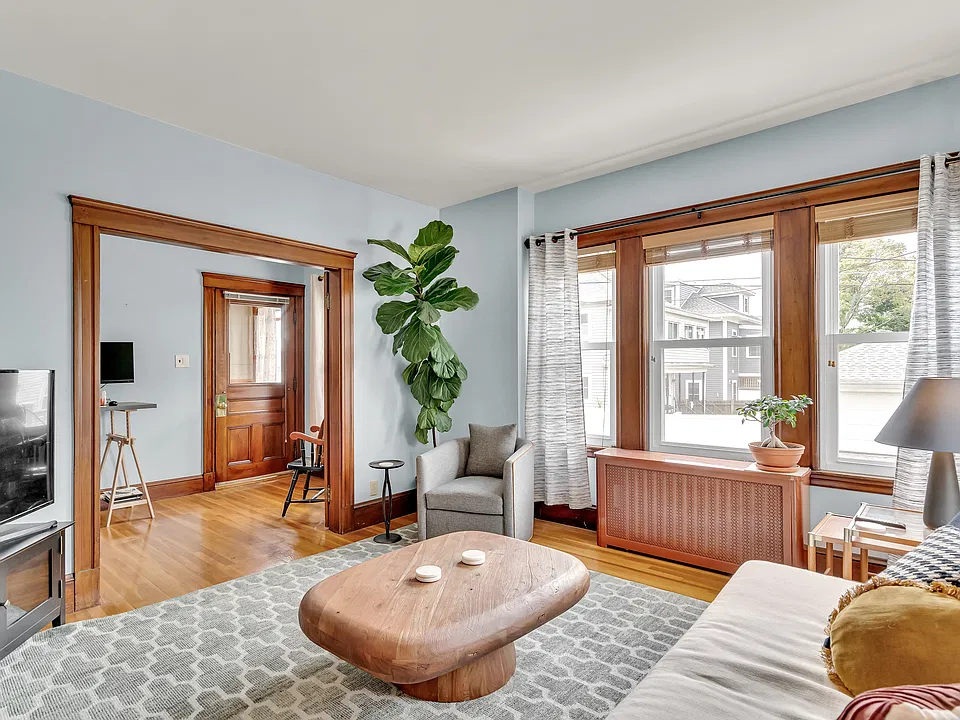 14 Lillian St #1