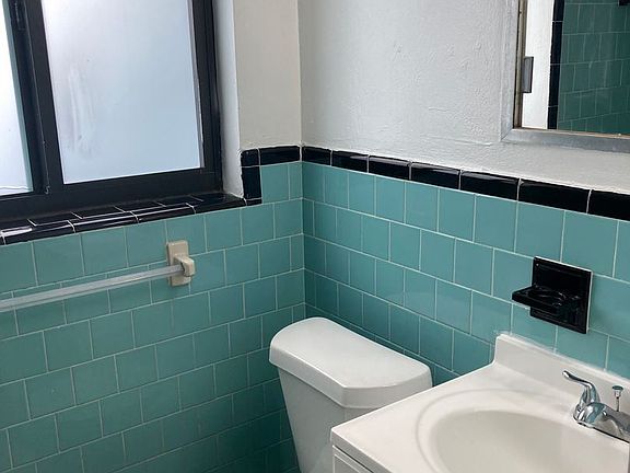 4th image of 2238 Fillmore St APT 11