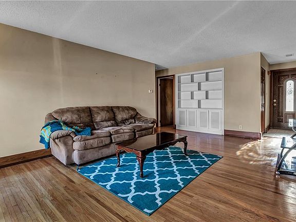 5th image of 655 Lynbrook Ave