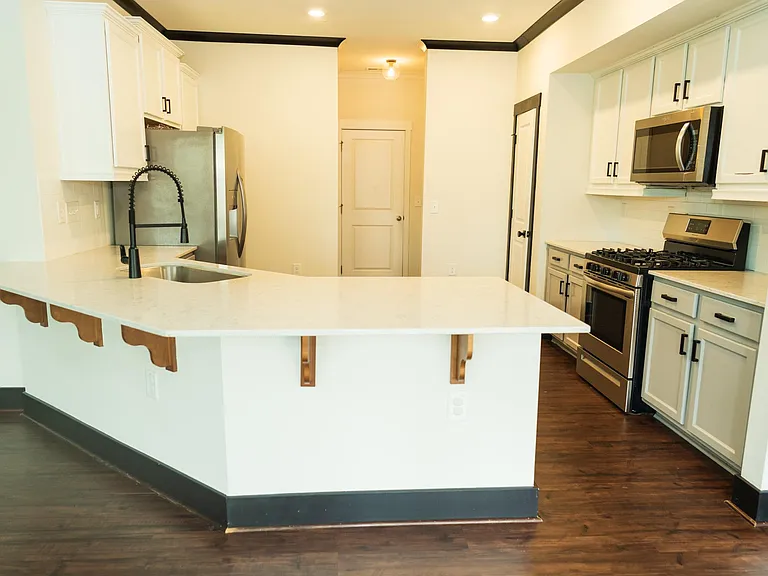 1013 Epiphany Rd — Photo 12