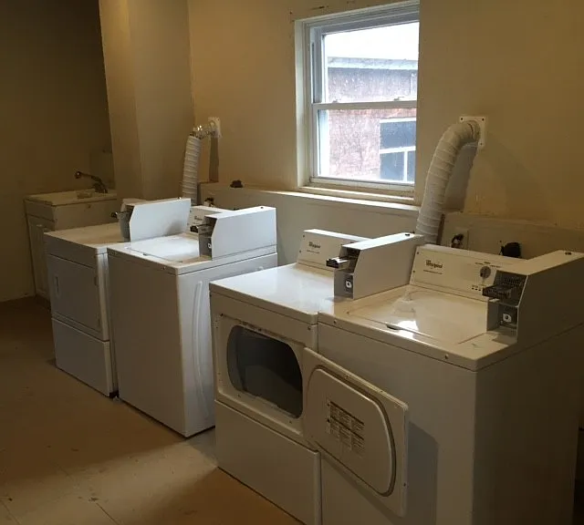 1001 E Cason st — Photo 30