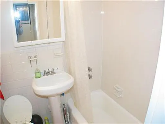 Rented by Living New York | media 17