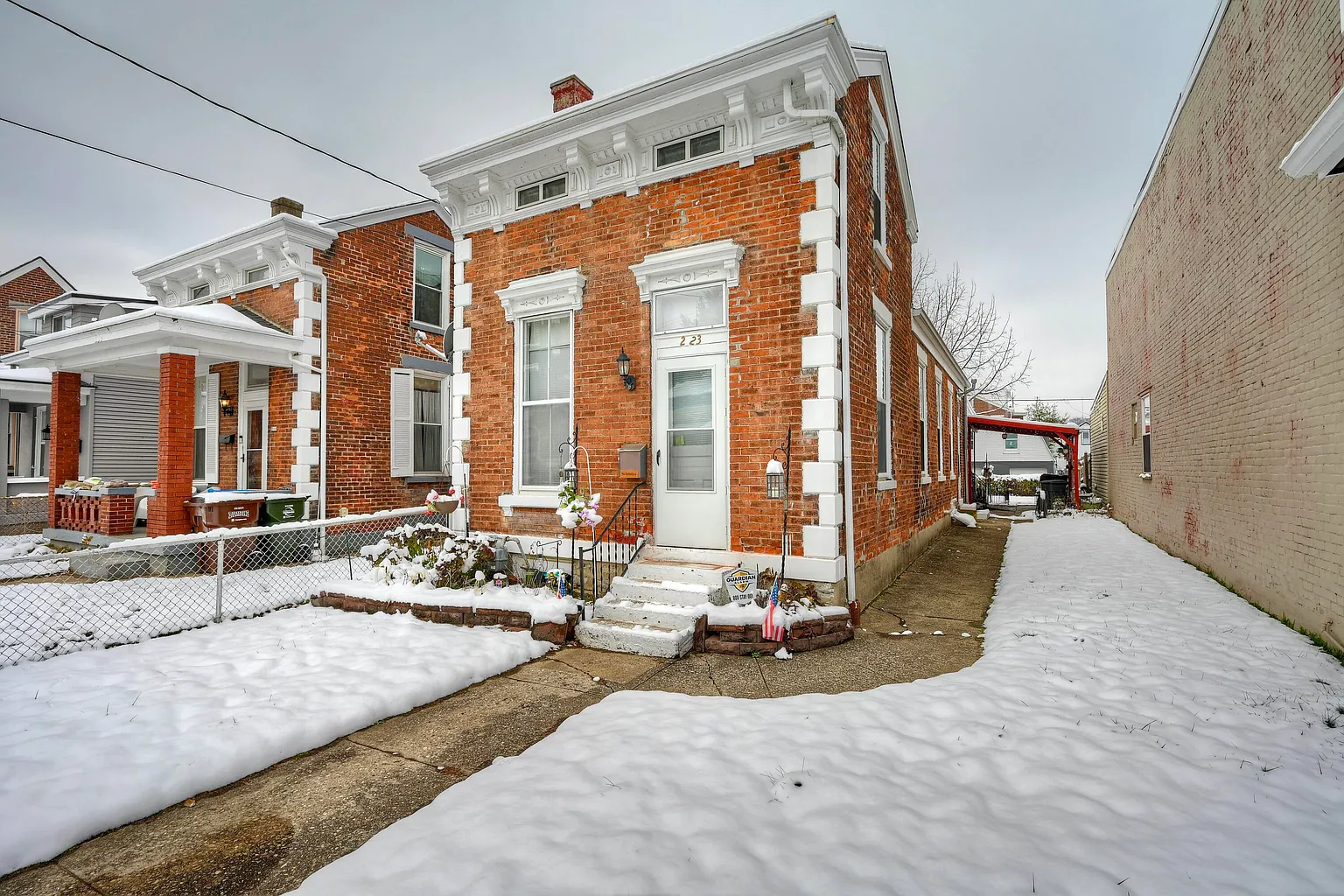 223 Poplar St photo 1