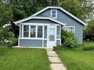 9705 W Schlinger Ave, West Allis, WI 53214