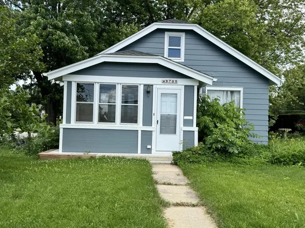 9705 West Schlinger AVENUE, West Allis, WI 53214