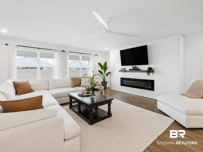 22302 Aleutian Ave — Photo 3