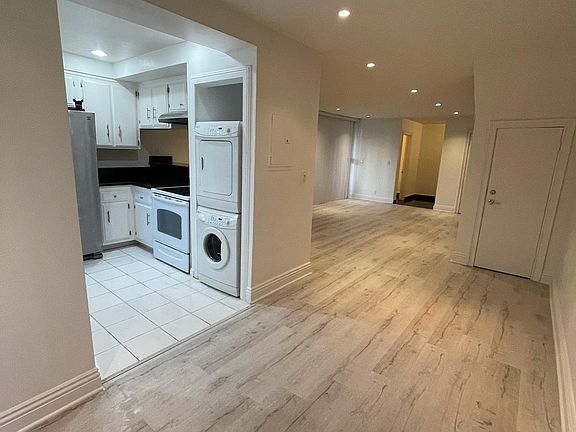 2nd image of 1724 Montana Ave #32