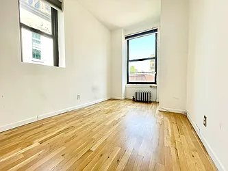 Rented by HOLTON REAL ESTATE INC.