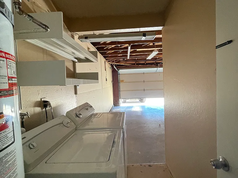 8666 Hillery Dr — Photo 9