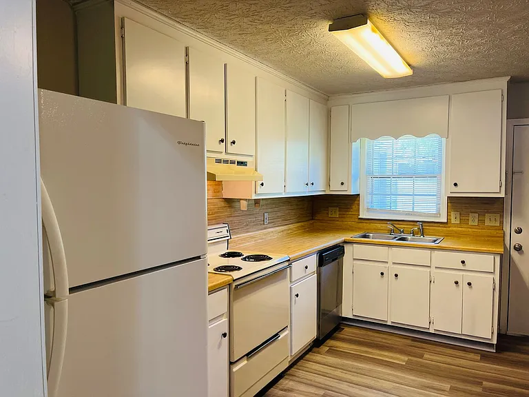 10 Fredda Lane — Photo 8