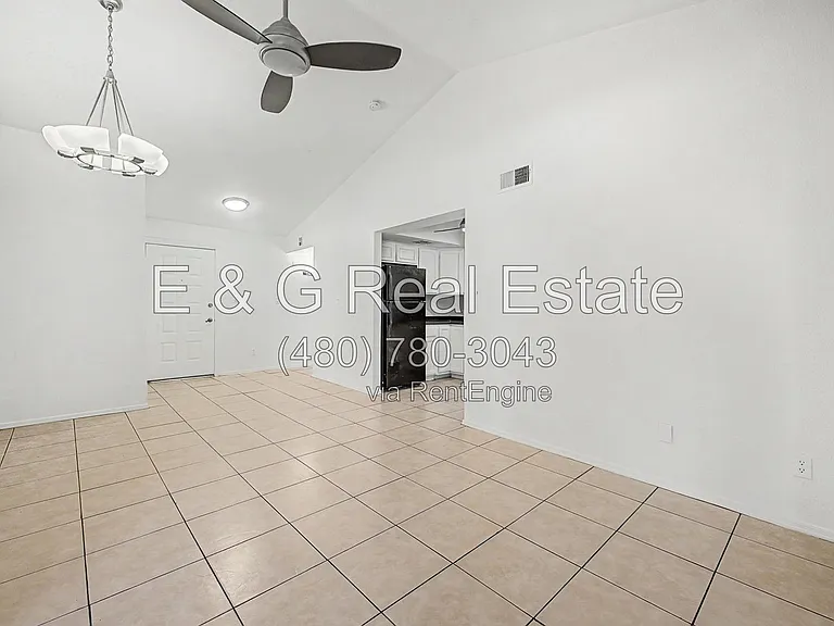 1402 S Jentilly Ln #205 — Photo 4
