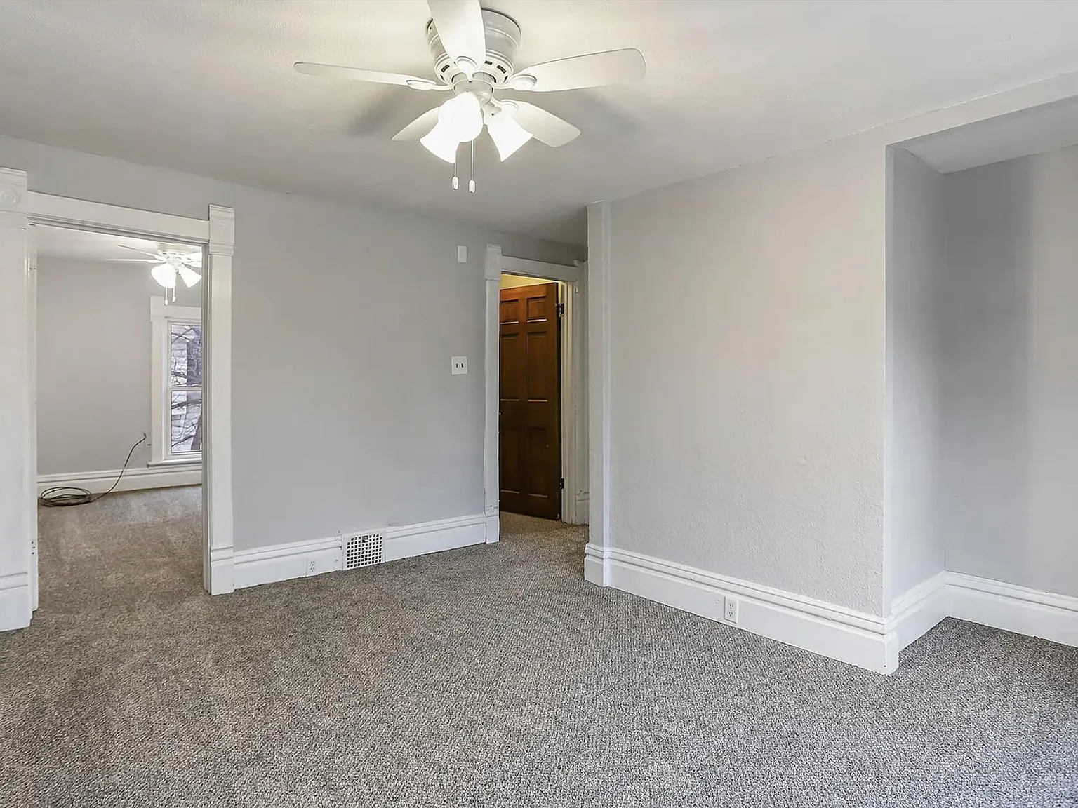 2 bed, 800 sqft, $1,450 — Photo 2
