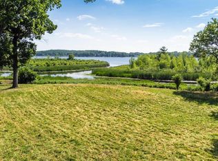 2852 Peninsula Ave, City Of Delafield, WI 53018