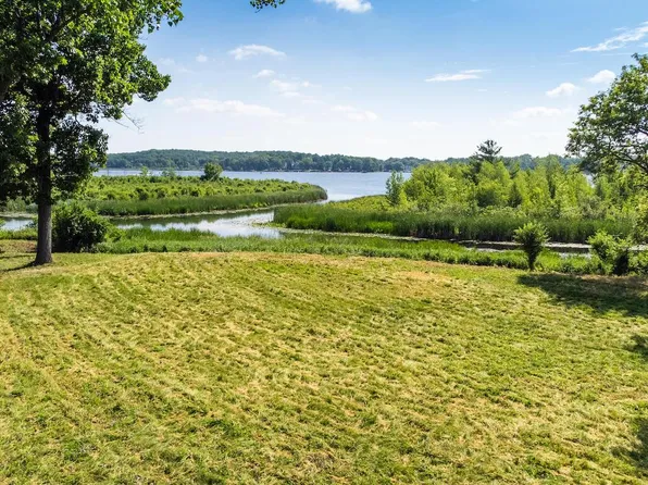 2852 PENINSULA AVENUE, Delafield, WI 53018