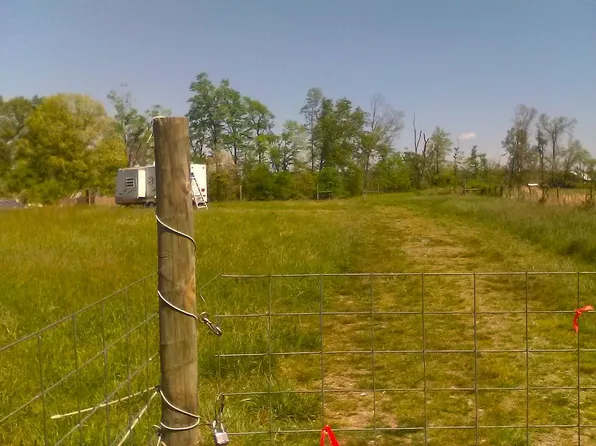 306 Salt Lick Creek Rd, Red Boiling Springs, TN 37150