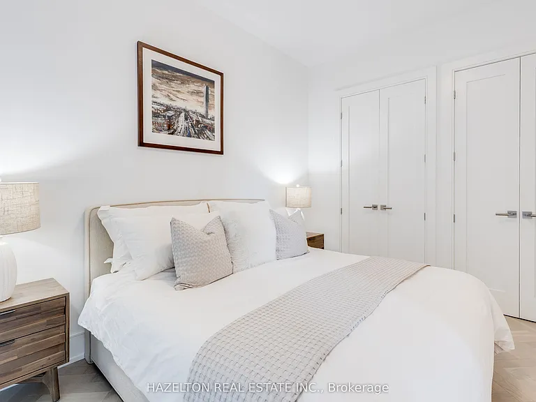 455 Wellington St W #301 — Photo 22